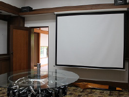 プロジェクター室